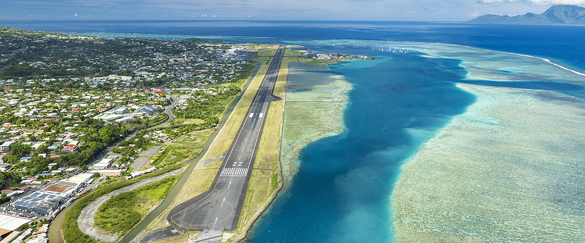 Car rental at the airport : 